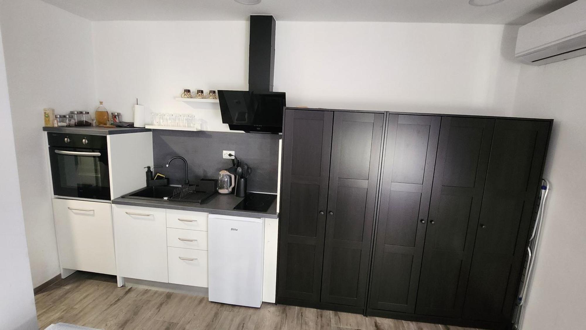 Oniks Apartment Lipik Bagian luar foto